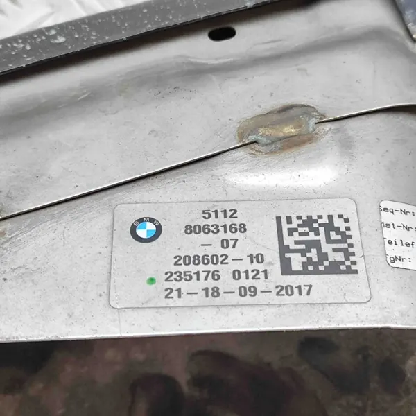 BMW 7-sarjan pakopää OEM 51128063168 Käytetty image 7