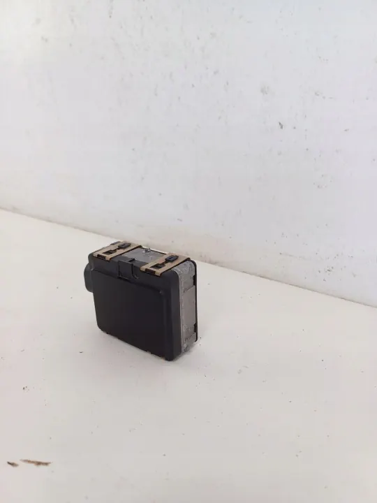 BMW Etu-tutkasensori OEM 66315A9BE28 - Käytetty image 3