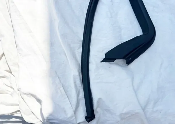 BMW E39 Touring Kaksoistiiviste Kehys OEM 8193118 image 6