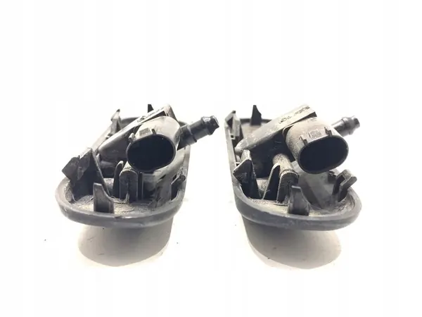 Wiper Nozzles Set VW Passat B8 image 3