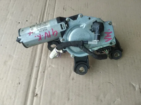 Heckwischermotor VW Golf IV Kombi image 4