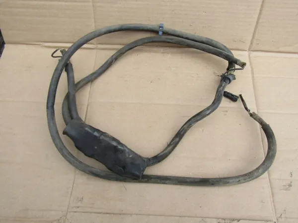 Mercedes W124 Pesuläikköletku OEM - Säiliö Konepellin Suuttimeen image 2