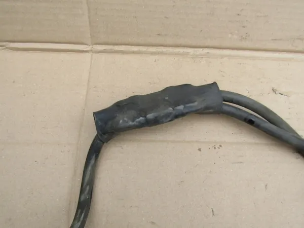 Mercedes W124 Pesuläikköletku OEM - Säiliö Konepellin Suuttimeen image 6