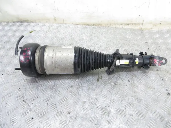 Mercedes W205 Etu Oikea Jousitus OEM A2053200525 image 3
