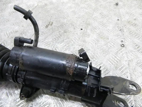 Mercedes W205 Etu Oikea Jousitus OEM A2053200525 image 5