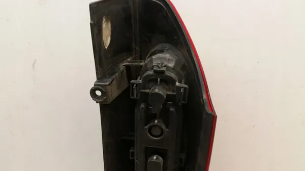 Luz trasera derecha Renault Kangoo 2 2011 8200419945 image 10