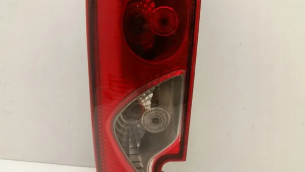 Luz trasera derecha Renault Kangoo 2 2011 8200419945 image 4
