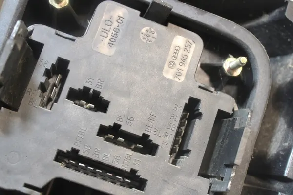 Lámpara Trasera Izquierda Volkswagen Transporter T4 image 9