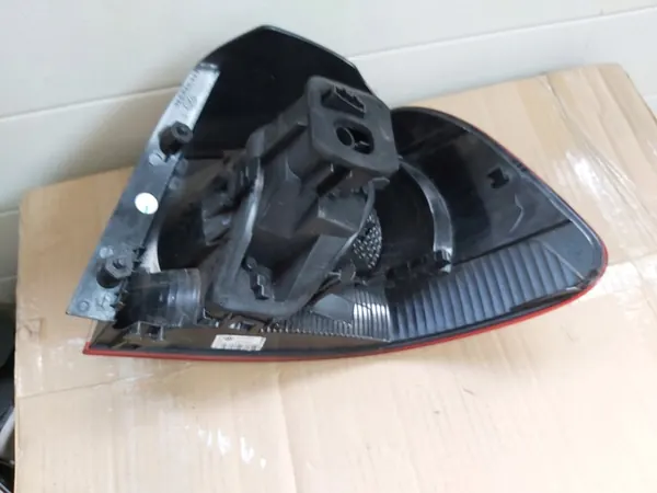 VW GOLF VI HB Lámpara Trasera Izquierda 5K0945095E image 2