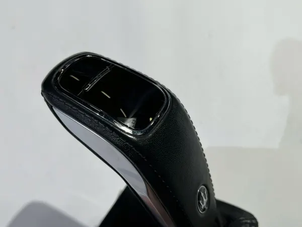 Selector de cambios Maserati Ghibli OEM 06701263140 image 4