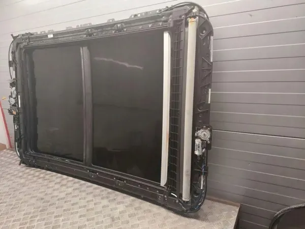 Audi Q7 2018 Zonnedak OEM 4M0877041 - Compleet set image 4