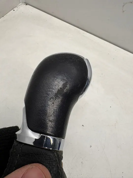 Pomo de cambios Skoda Superb III OEM 3V1713203A - Usado image 6