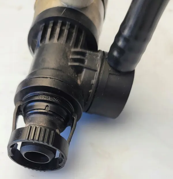 Soupape de Dégazage Réservoir OEM BMW X5 X6 E70 E71 F15 image 4