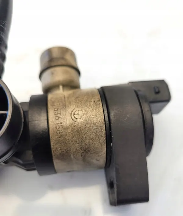 Soupape de Dégazage Réservoir OEM BMW X5 X6 E70 E71 F15 image 6