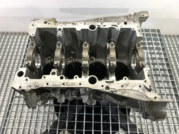 Bloco motor OEM R2700106100 Mercedes CLA 2.0 211CV image 9
