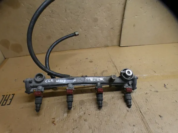 Rampe d'injection Mercedes-Benz OE image 1