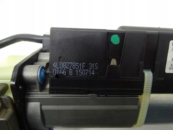 Actuador de maletero Audi Q7 OEM 4L0910945 - Usado image 4