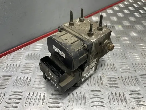 Pompe ABS OEM 5322410 pour Subaru Forester image 2