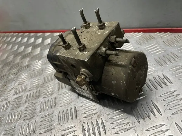 Pompe ABS OEM 5322410 pour Subaru Forester image 3