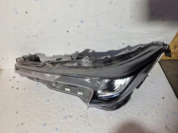 Faros delanteros izquierdo TOYOTA COROLLA E21 FULL LED image 3