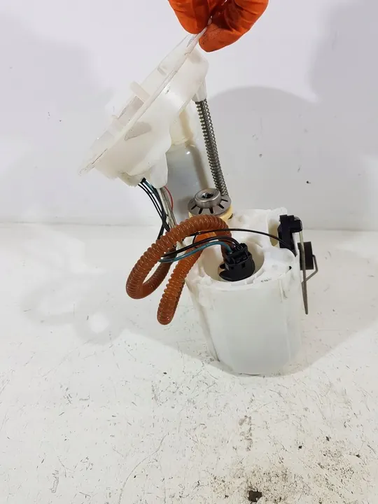 Brandstofpomp 7243974 BMW F20 F21 11-15 N13B16A image 6