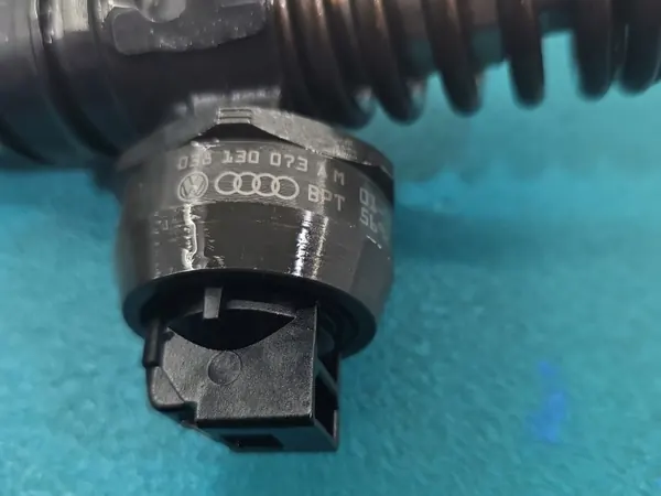 Pompe à injection OEM 0414720208 1.9 TDI d'occasion image 3