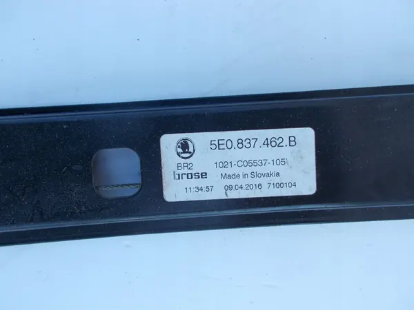 Elevador de vidro dianteiro direito Skoda Octavia III 5E0837462B image 2