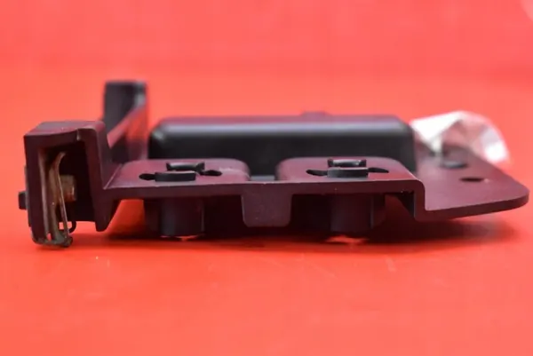 Tesla-tutkan kiinnike OEM 1045993-00-C Model S 2012-2020 image 3