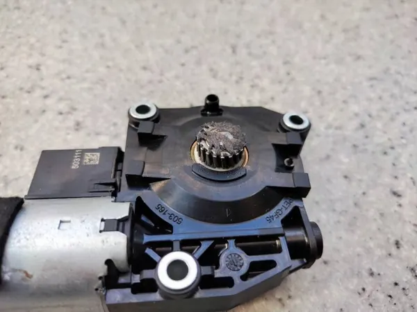 Schuifdakmotor OEM 9929003868 voor Volvo S60 III/V60 II image 3