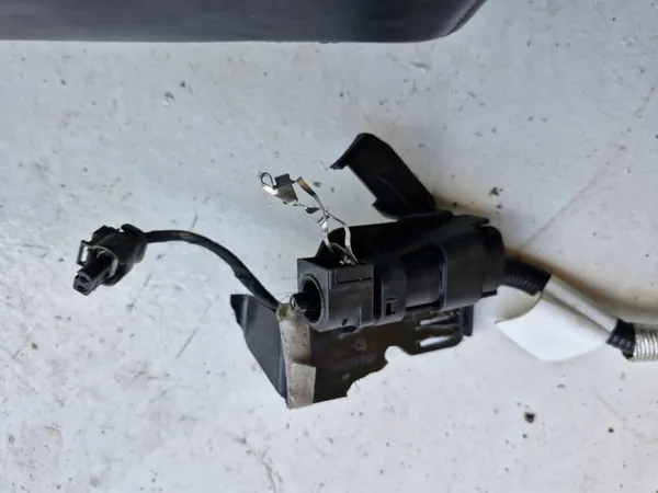 BMW AdBlue-Einspritzleitung OEM 9485183 - Gebraucht image 3