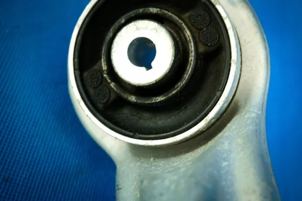 Braccio di controllo anteriore destro Audi A8 S8 4H 4H0407694F image 5