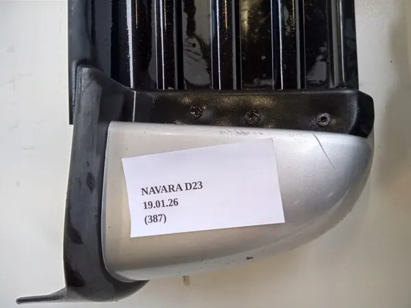 Marchepied Latéral Droit OEM Nissan Navara D23 - Occasion image 8