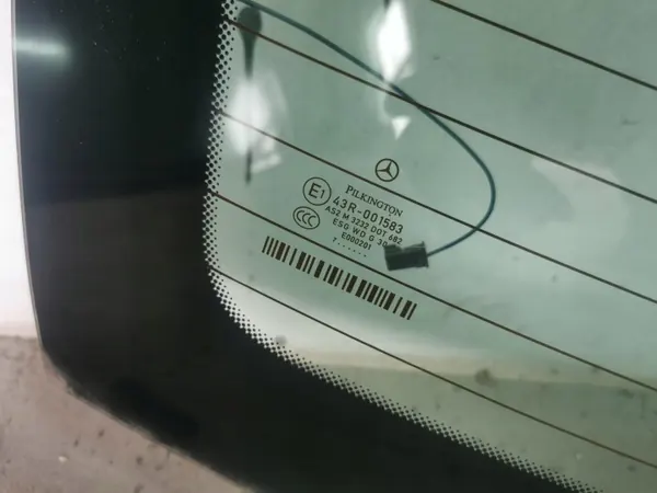 Luna Trasera Calefactable Mercedes-Benz OEM W204 Sedán 07-14 image 9