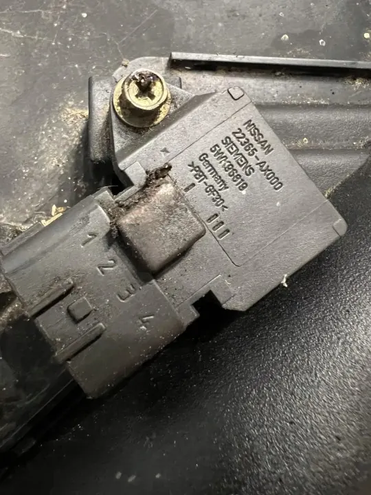 Cubierta seguidor de levas Nissan OE D3533 - Usado image 4