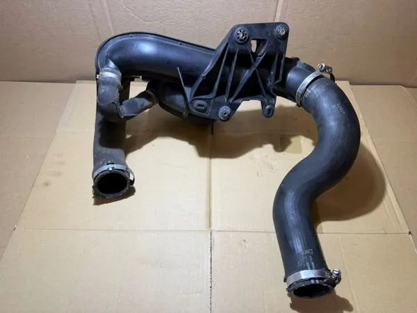 Audi A4 B8 2.0 TDI Intercoolerrör OEM 8K0145673AJ image 3