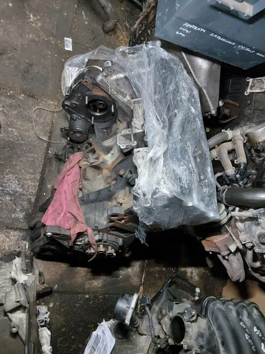 BMW M47 2.0D Moottori OEM 7786664 E90/E91 image 2