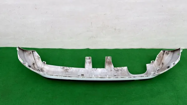 Ford Puma MK2 ST-Line takapuskurin spoileri OEM L1TB-17F954-C1-D1 image 3