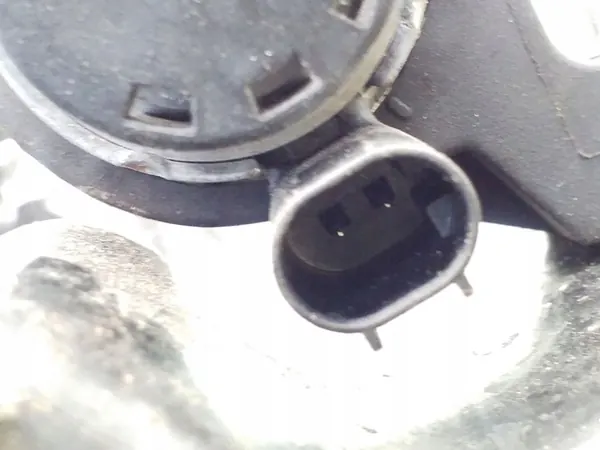 Tanque AdBlue BMW G30 OEM 7381415 - Usado image 5