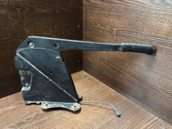 Handbremshebel Iveco Daily 06-19 OEM 504135616 image 2