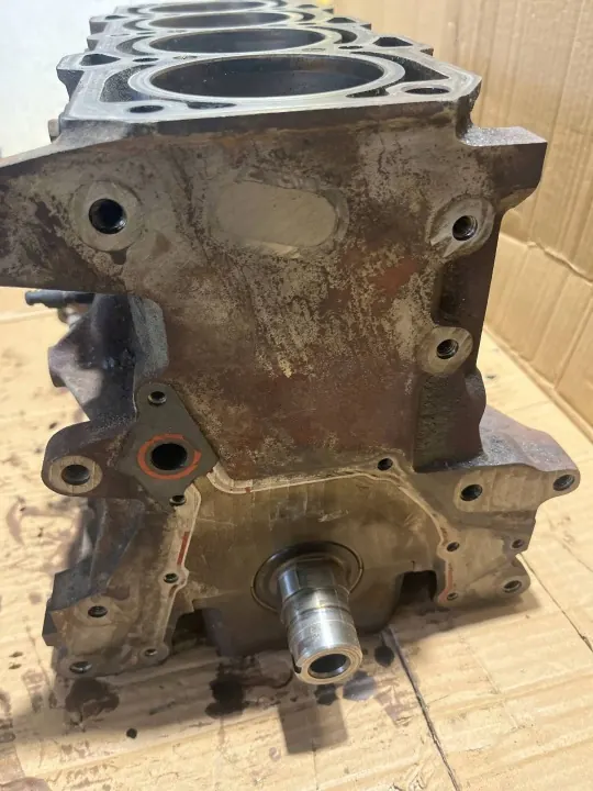 Alfa Romeo 147 Moottorilohko - Käytetty OEM-Osa image 3