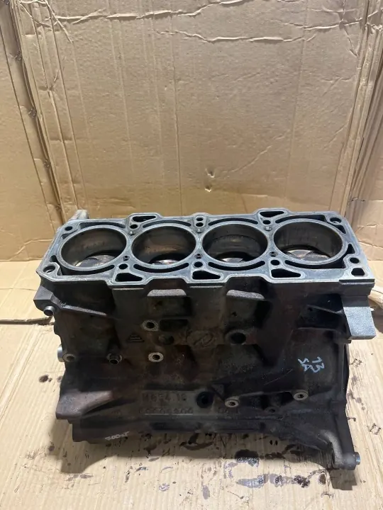 Alfa Romeo 147 Moottorilohko - Käytetty OEM-Osa image 6