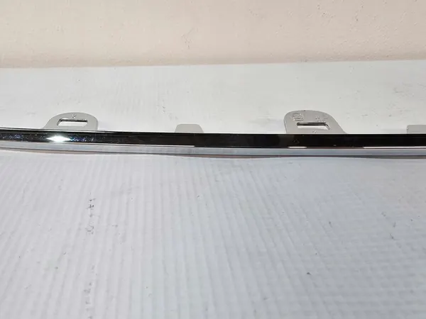 Skoda OE 3V0853551A krominen puskurin lista image 3