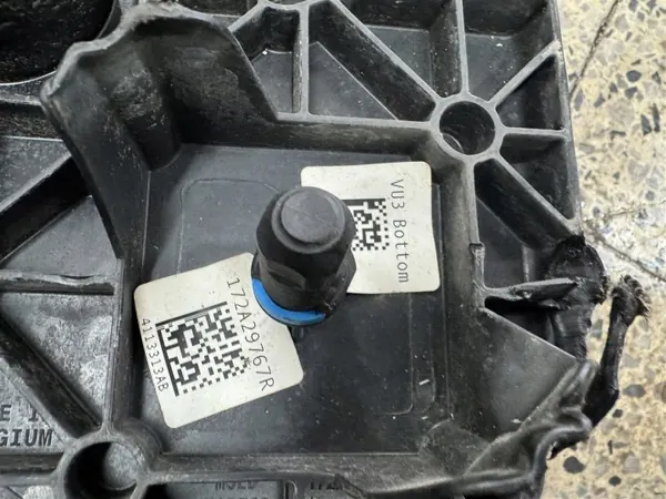 AdBlue-säiliö + Pumppu OEM 172A29767R Renault Trafic IV image 5
