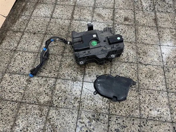 AdBlue-säiliö + Pumppu OEM 172A29767R Renault Trafic IV image 9