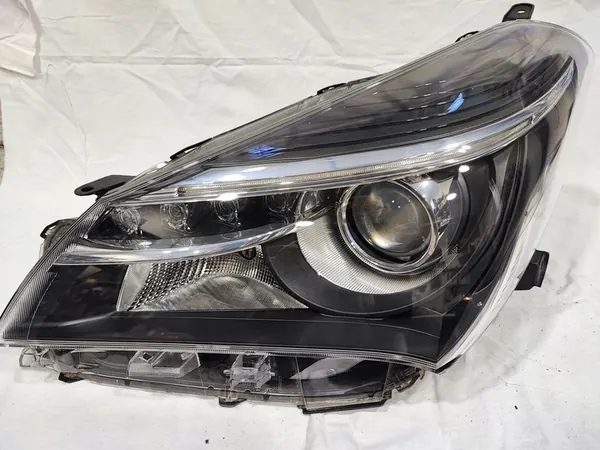 FARO IZQUIERDO TOYOTA YARIS III image 3