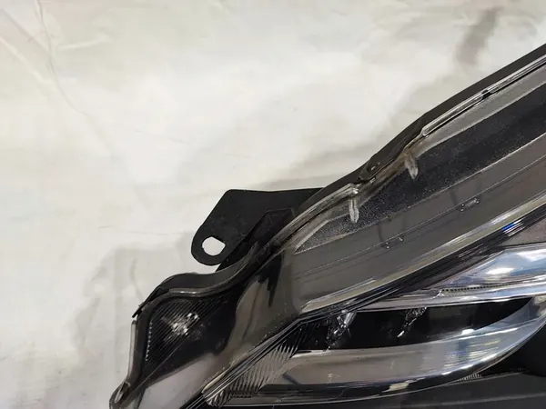 FARO IZQUIERDO TOYOTA YARIS III image 4