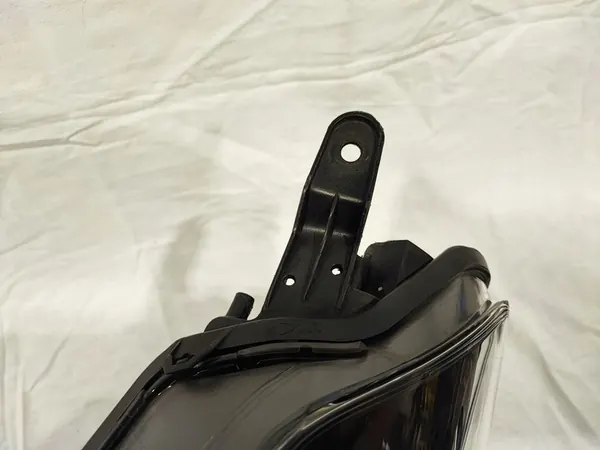 FARO IZQUIERDO TOYOTA YARIS III image 5