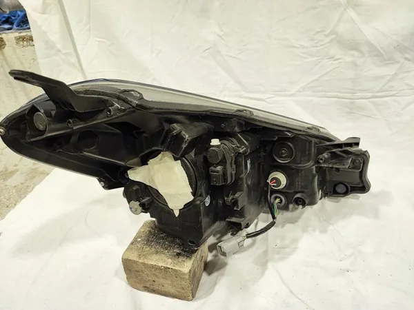 FARO IZQUIERDO TOYOTA YARIS III image 7