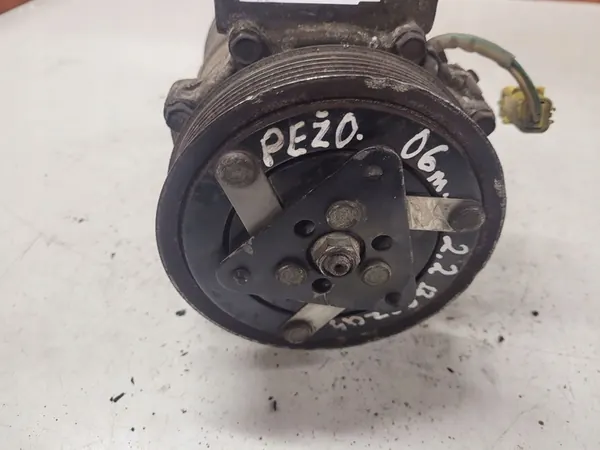 Compresseur de climatisation PEUGEOT 407 SW 1.6L diesel image 3