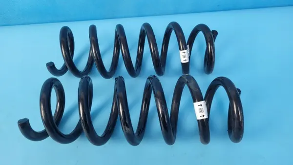 Ressorts Suspension Arrière Mercedes W206 C220 OEM A2063242500 image 4